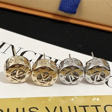 Elvie Studs